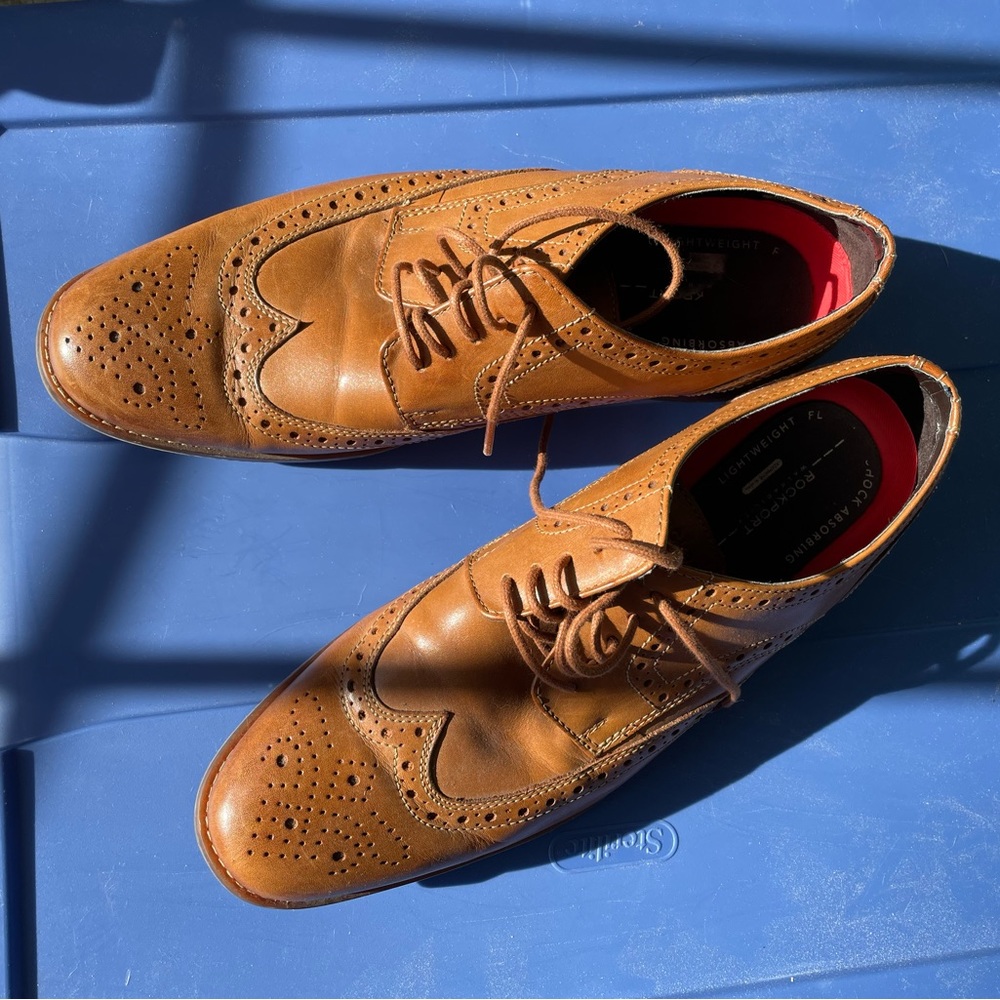 Lightweight Shock Absorbing Men’s Wingtip Oxford Rockport Dress Shoes SZ 10